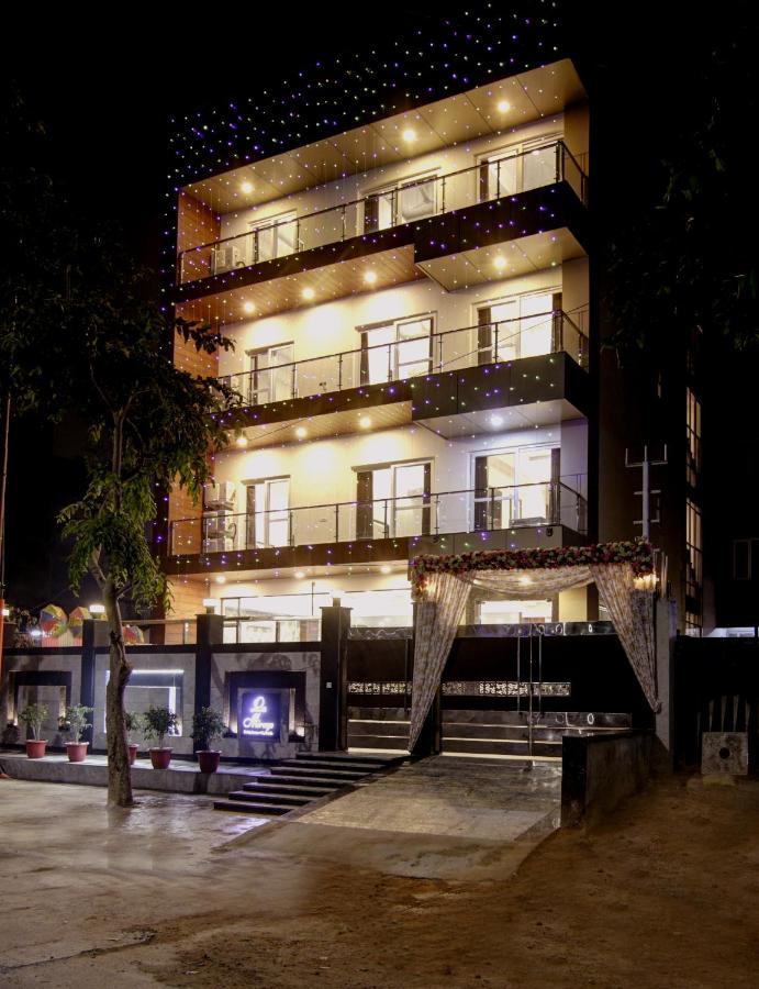 Hotel La Mirage Noida Ngoại thất bức ảnh