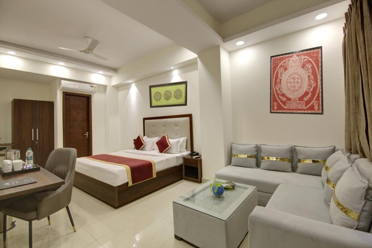 Hotel La Mirage Noida Ngoại thất bức ảnh