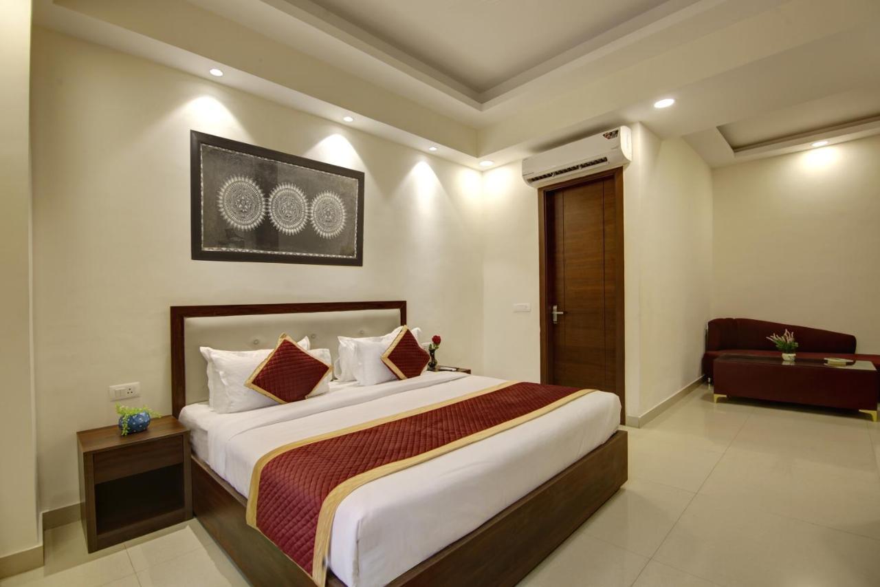 Hotel La Mirage Noida Ngoại thất bức ảnh